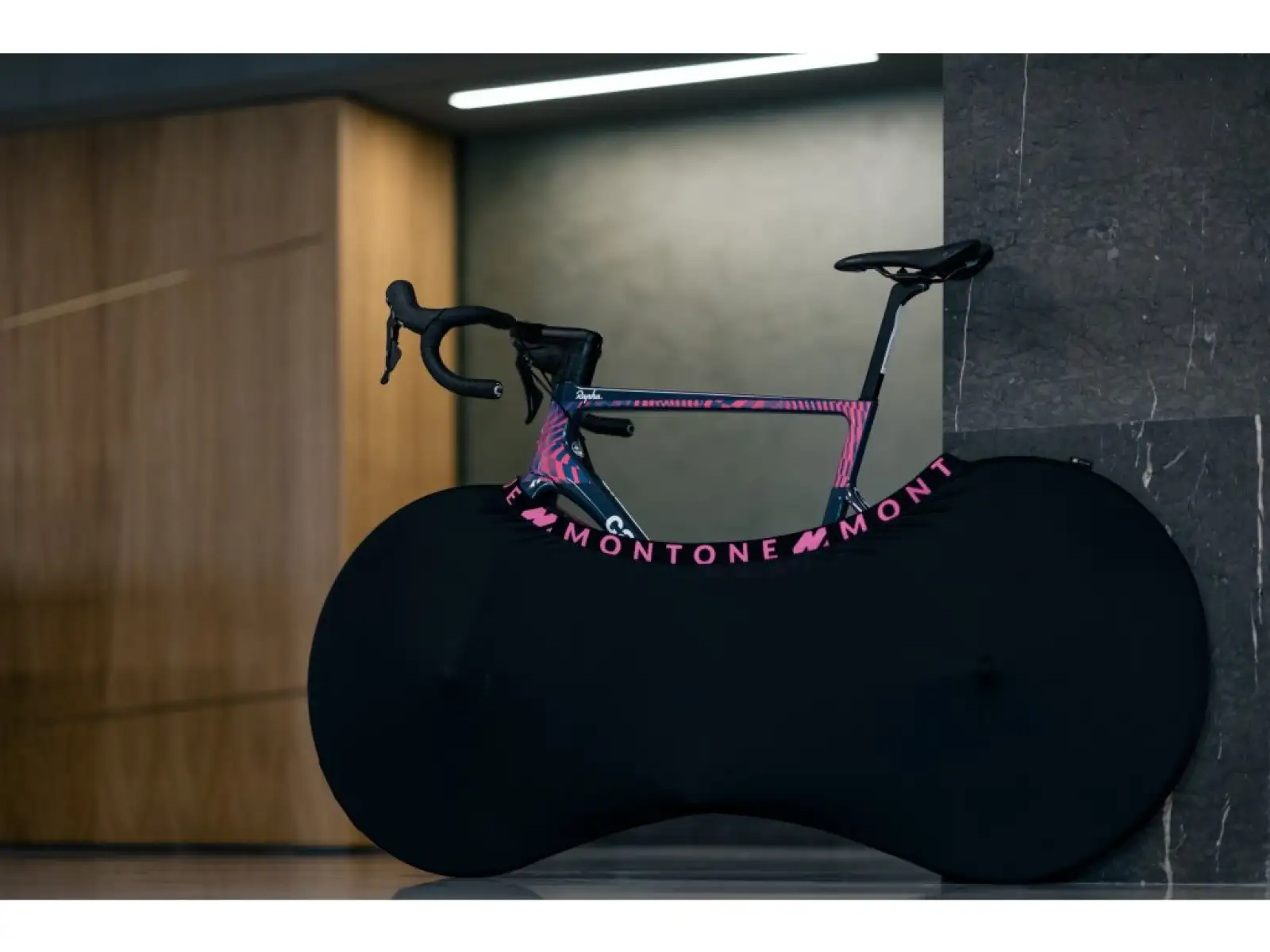 Montone bike mKayak obal na kolo pro vnitřní použití černá/růžová