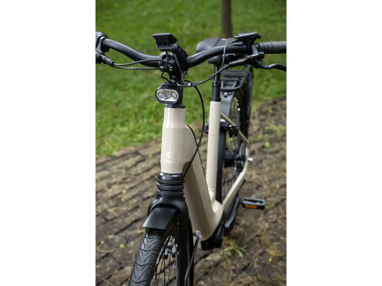 Superior eWAY 6.45 městské elektrokolo Gloss Dust