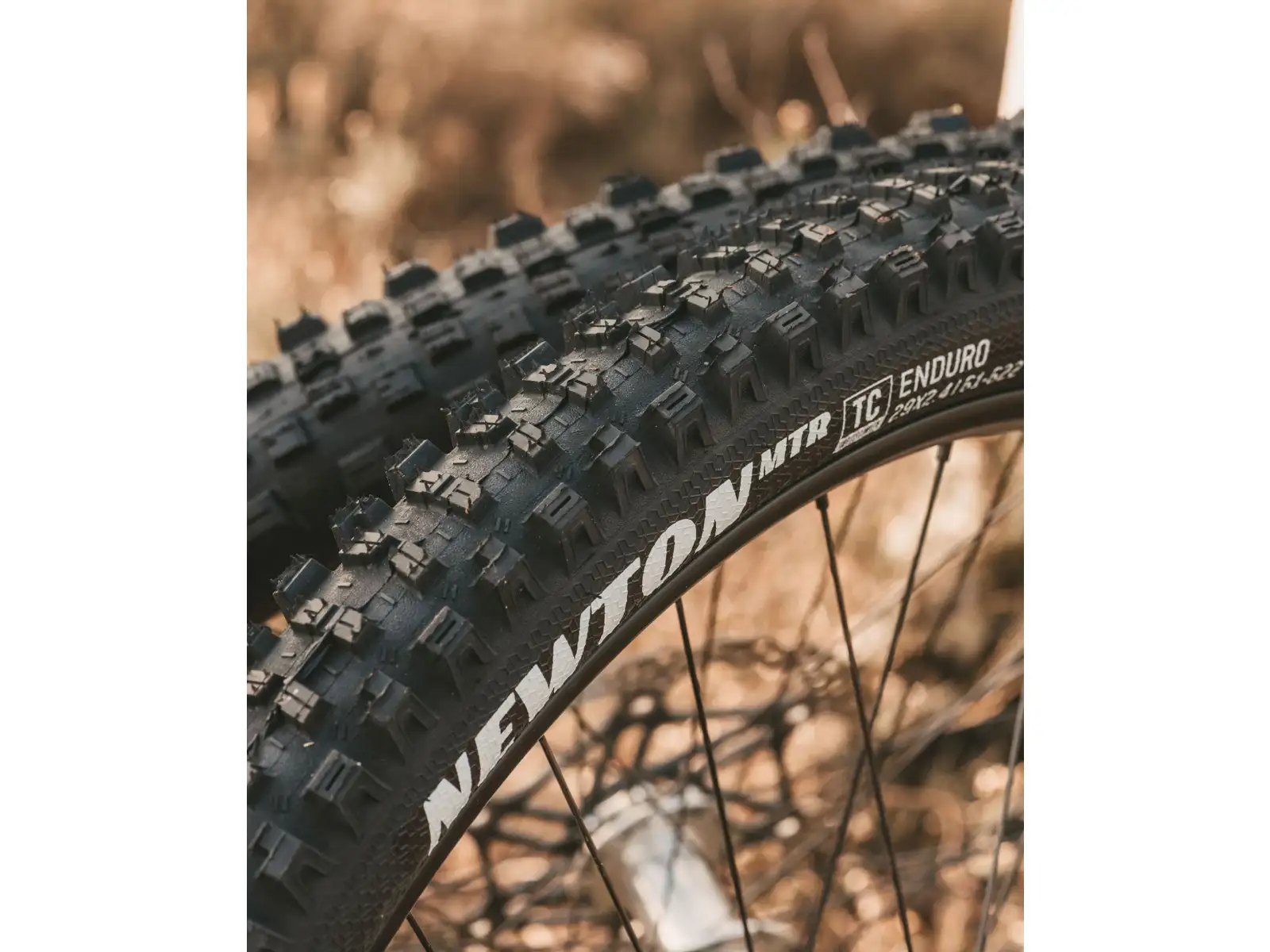 Goodyear Newton MTR Downhill Tubeless Complete 27,5x2,40" MTB plášť kevlar