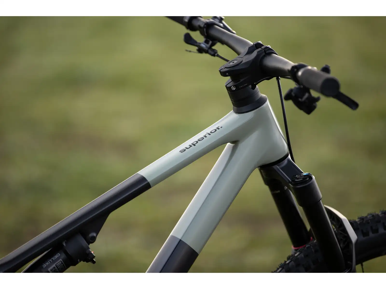 Superior XF 9.6 DC horské kolo Matte Carbon/Grey