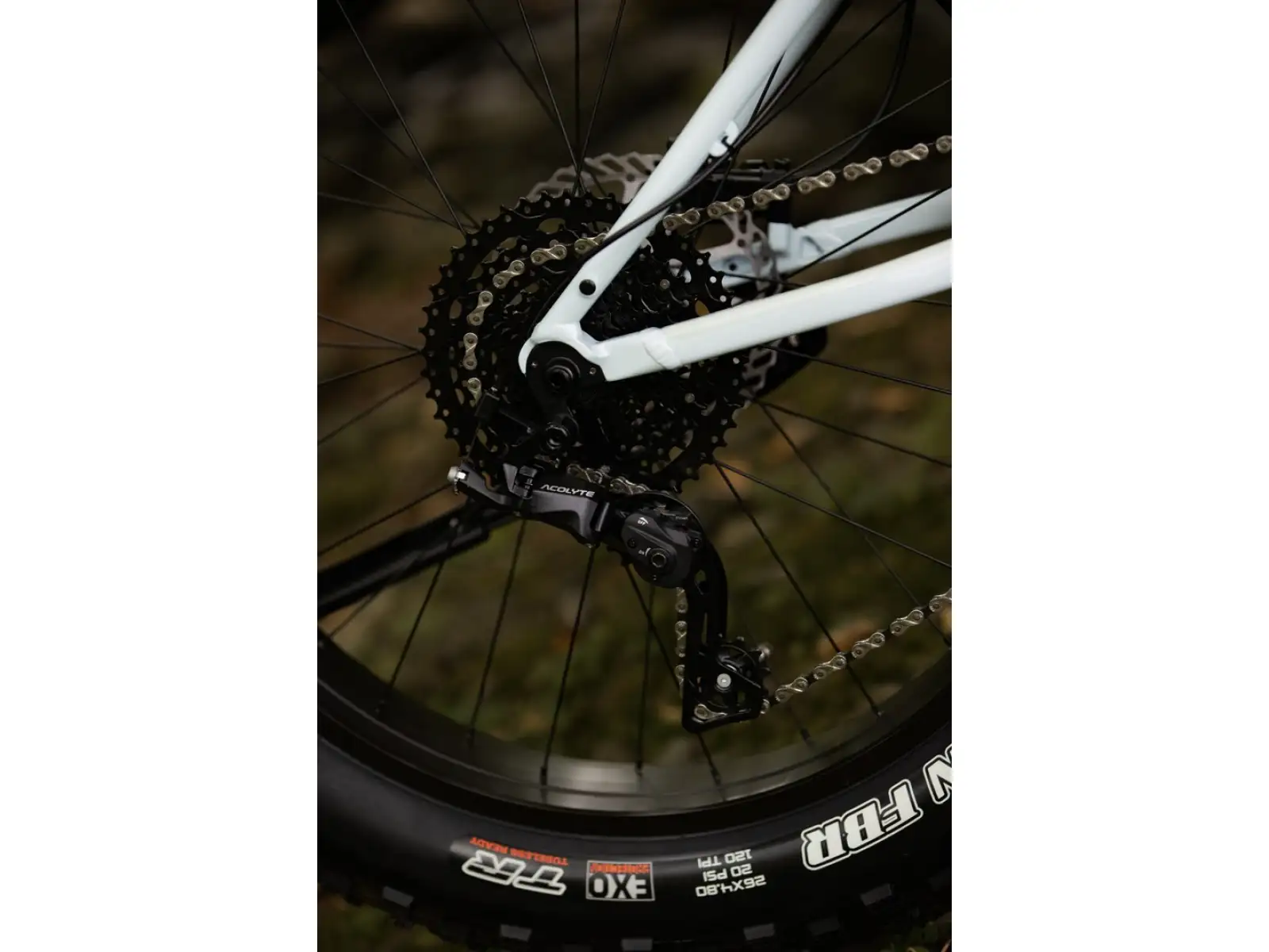 Rock Machine VYÖRY e50 S fatbike elektrokolo Gloss White/Black VZOREK