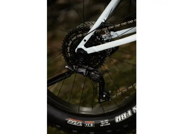 Rock Machine VYÖRY e50 S fatbike elektrokolo Gloss White/Black VZOREK