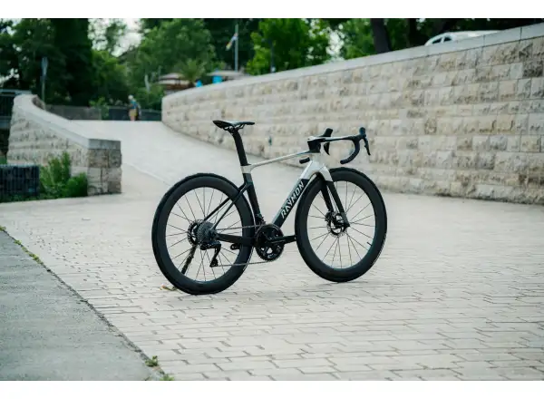 Raymon Arva Ultra 24S Ultegra Di2 silniční kolo carbon stealth
