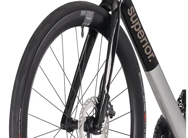 Superior RR 9.8 silniční kolo Gloss Chrome Silver/Black Metallic