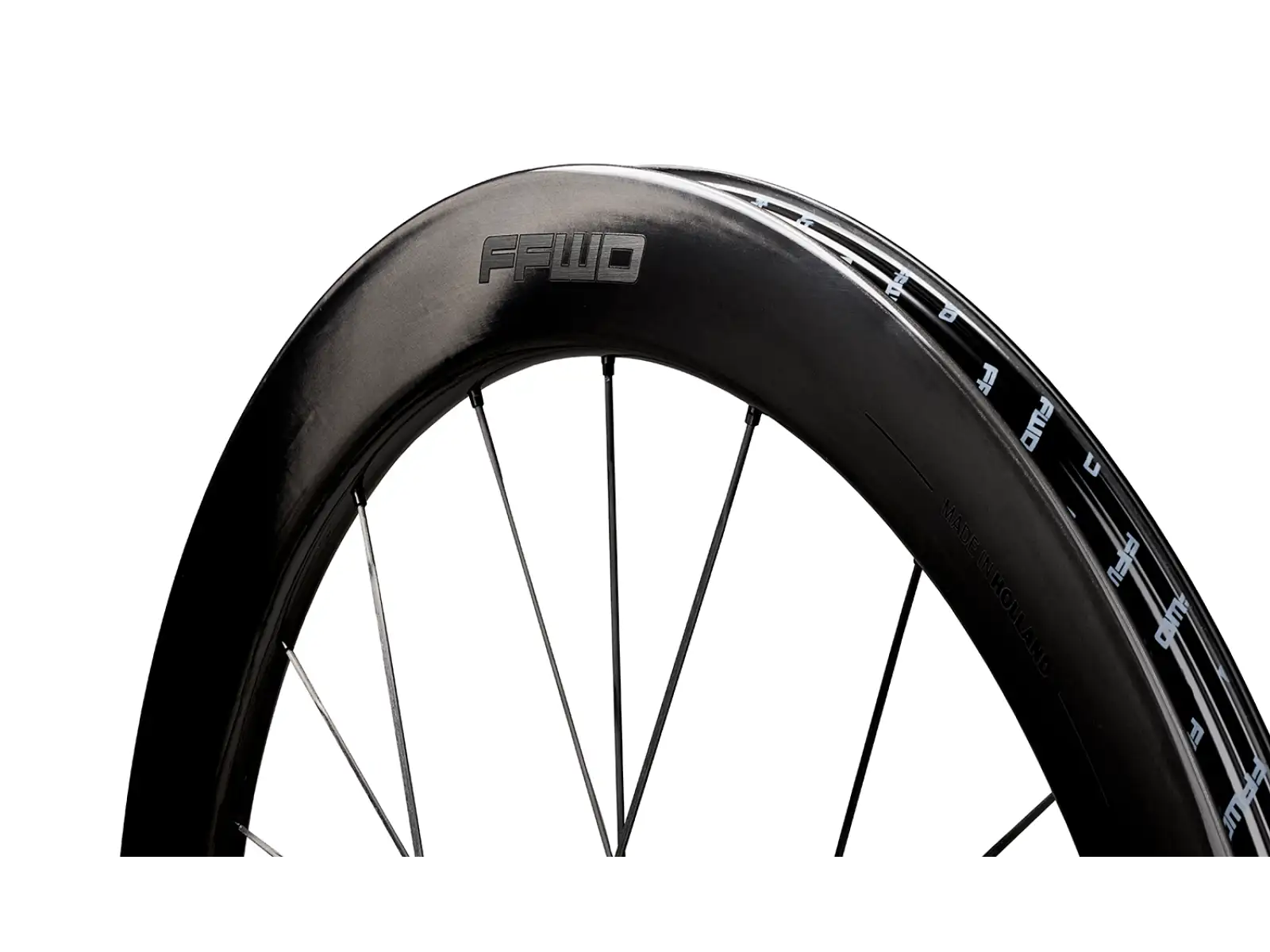 FFWD RAW CS 55 silniční vypletená kola Gloss Black