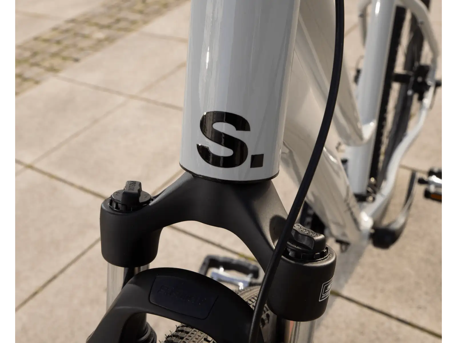 Superior Blox 6.2 městské kolo Gloss Grey