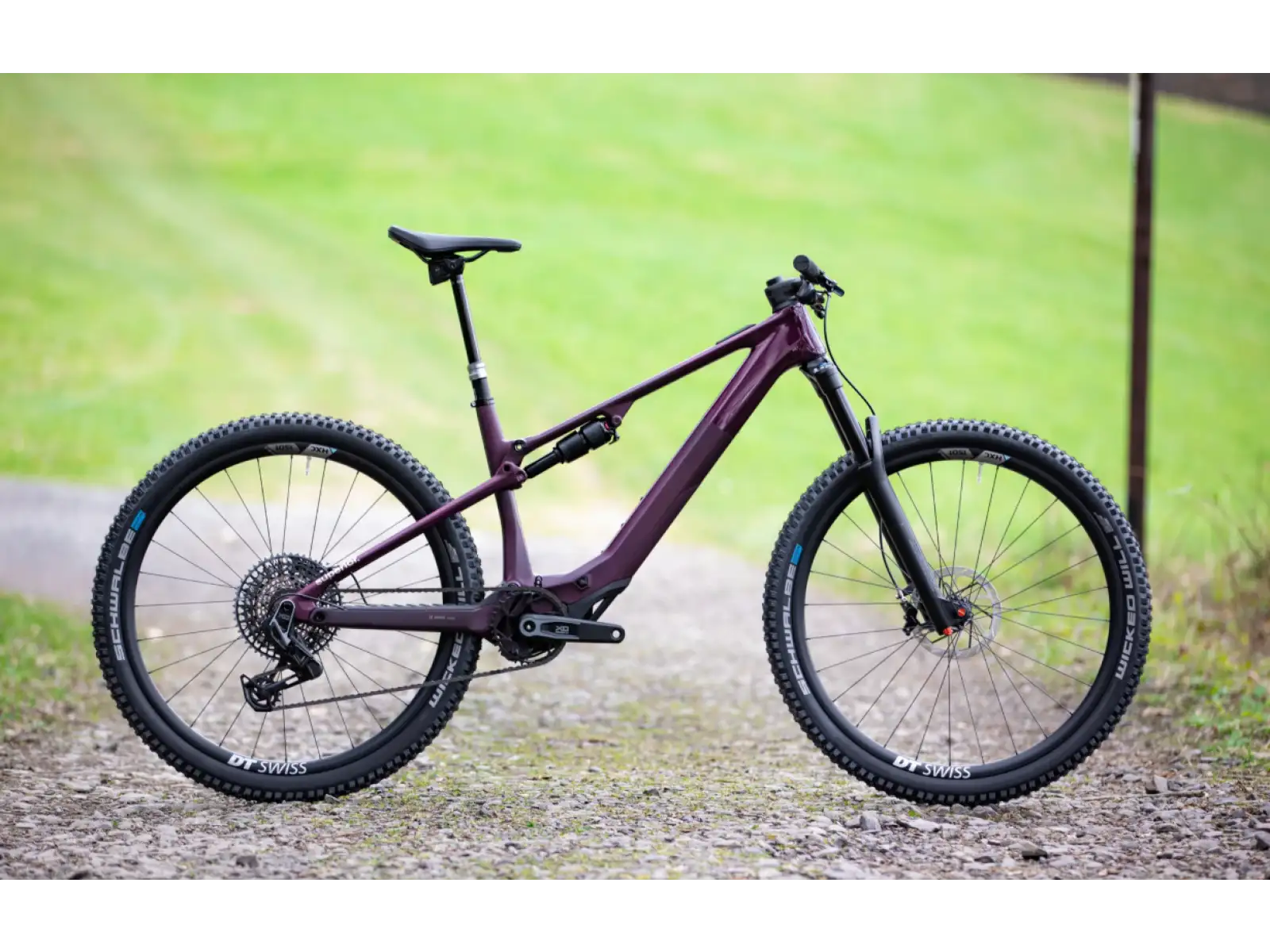 Superior iXF 9.8 horské elektrokolo matte berry carbon