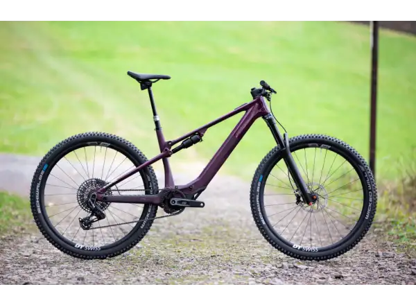 Superior iXF 9.8 horské elektrokolo matte berry carbon
