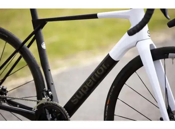 Superior X-Road 9.3 GF silniční kolo matte carbon / white