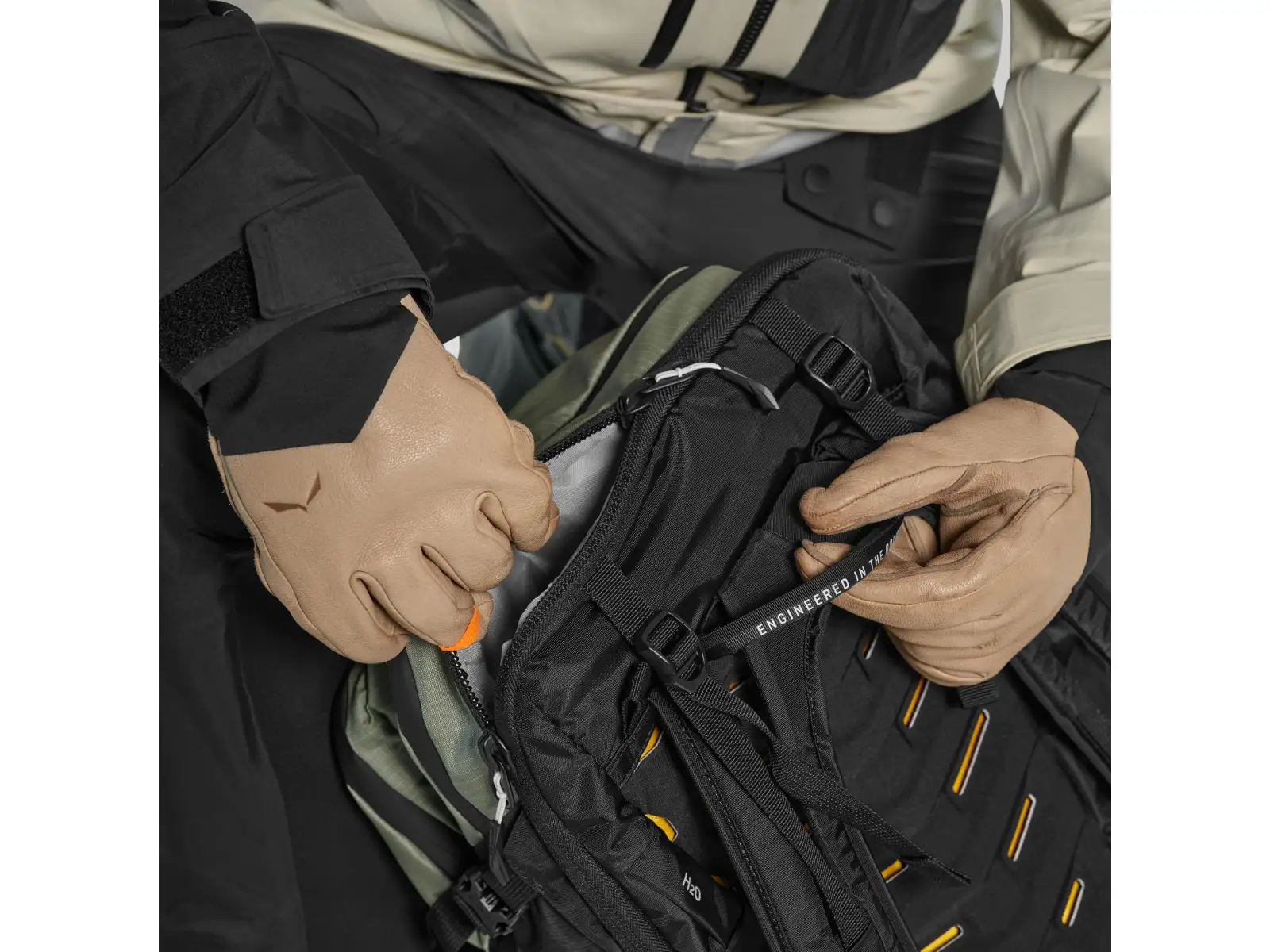 Salewa Sella Tour 30L dámský batoh Shadow/Black Out