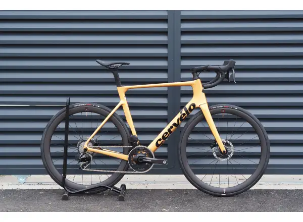Cervélo Soloist Force eTap AXS silniční kolo gold dust
