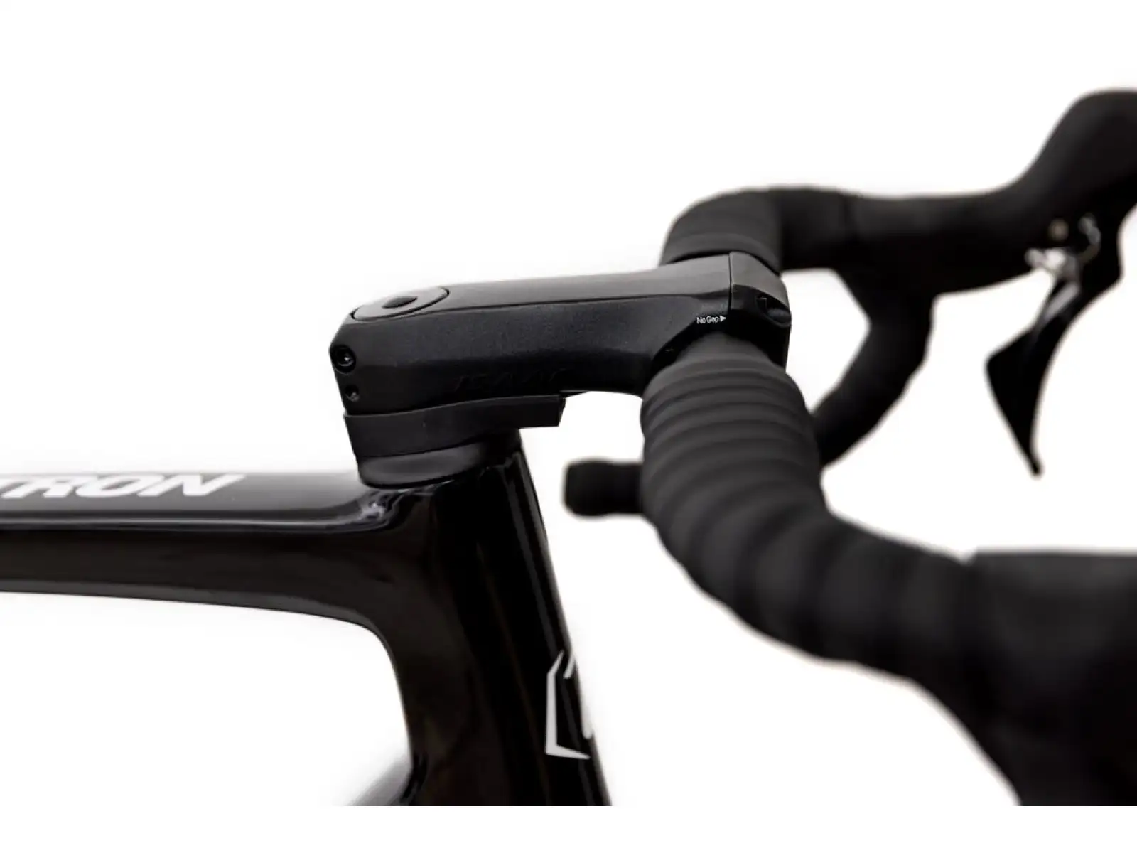 Isaac Vitron 105 Di2 silniční kolo Onyx Black