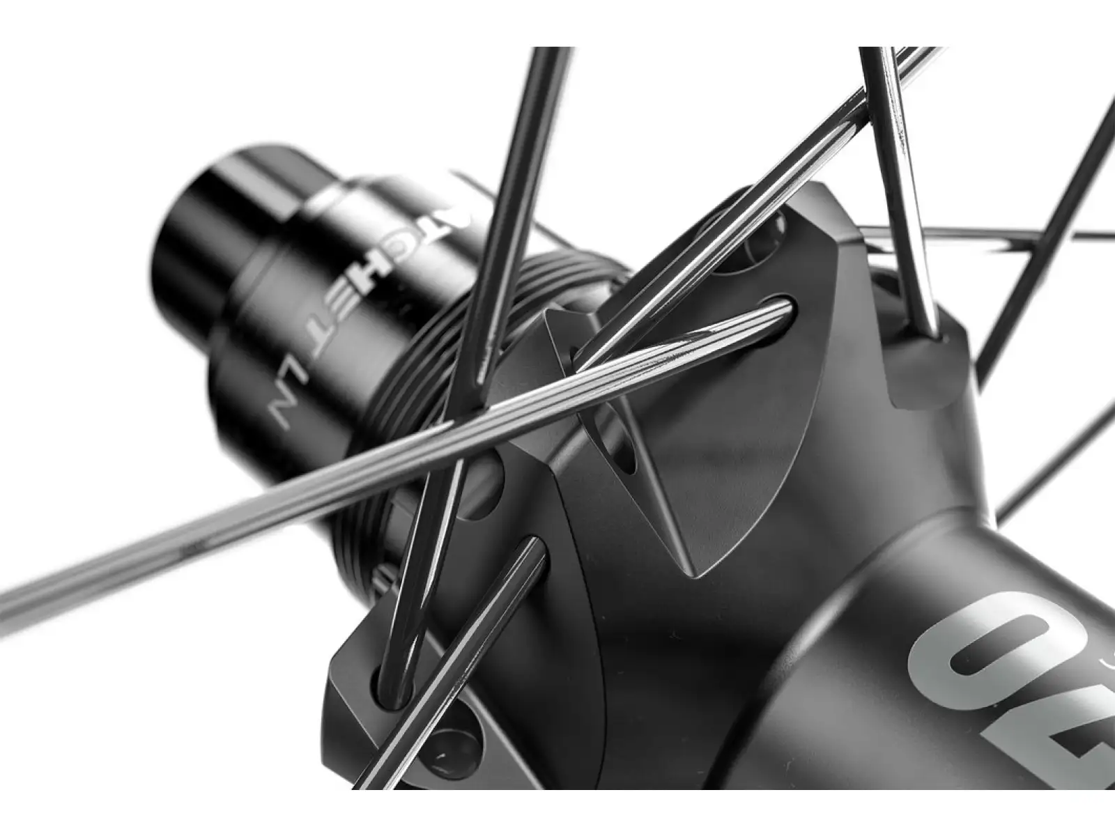 DT Swiss E 1900 Spline Boost 29" vypletená kola ořech Sram XD
