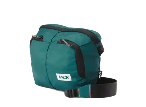 Aevor Sacoche Bag taška přes rameno 4 l Evergreen