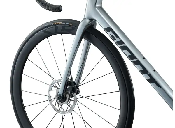 Giant TCR Advanced Pro 1 AXS silniční kolo Tech Silver