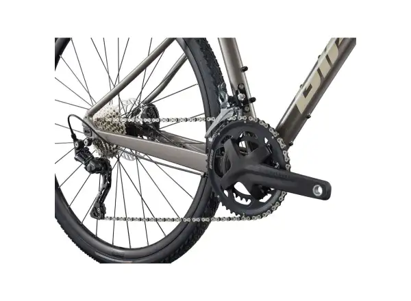 Giant Revolt 1 gravel kolo Metal
