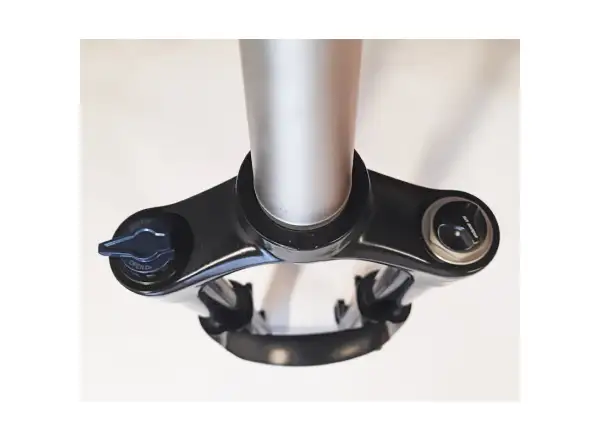 SR Suntour XCR 34 Air LO-R 140 mm 27,5" Boost odpružená vidlice černá