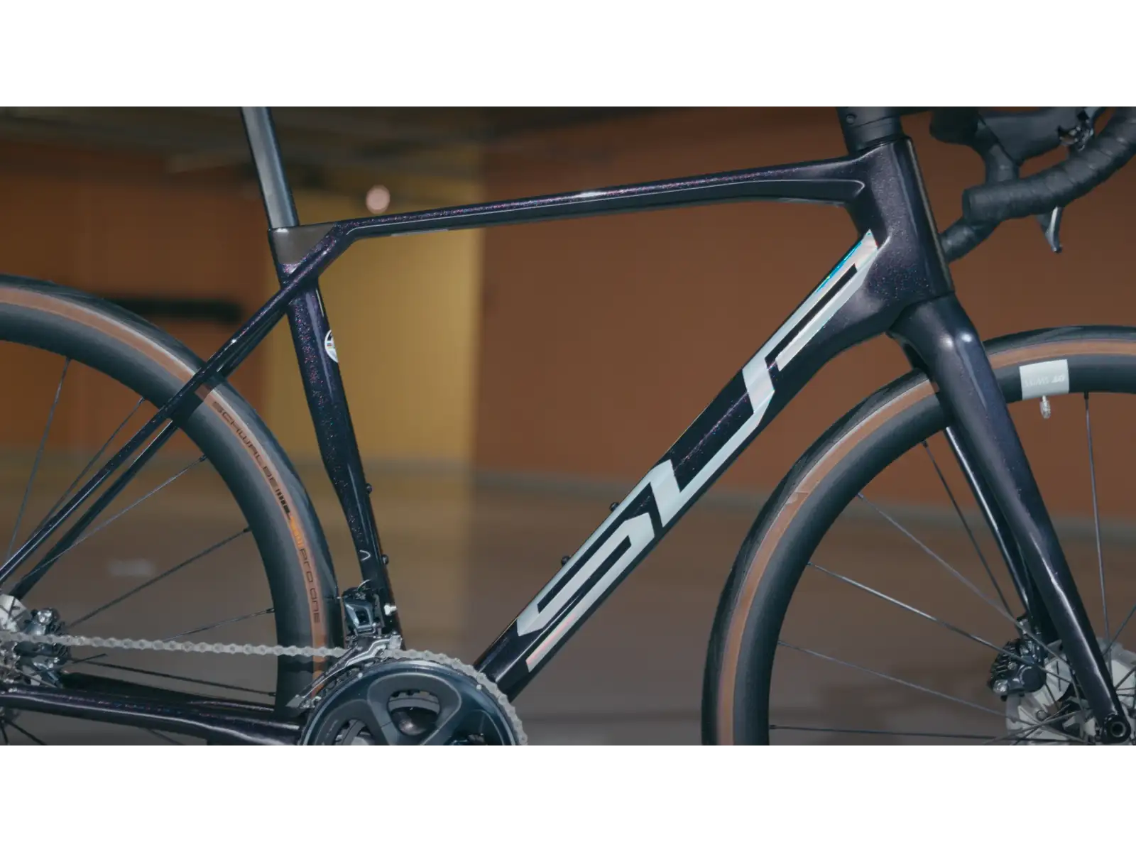 Superior X-Road Team Issue Gloss Black Rainbow/Hologram Chrome silniční/gravel kolo