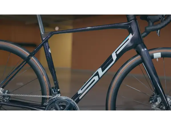 Superior X-Road Team Issue Gloss Black Rainbow/Hologram Chrome silniční/gravel kolo