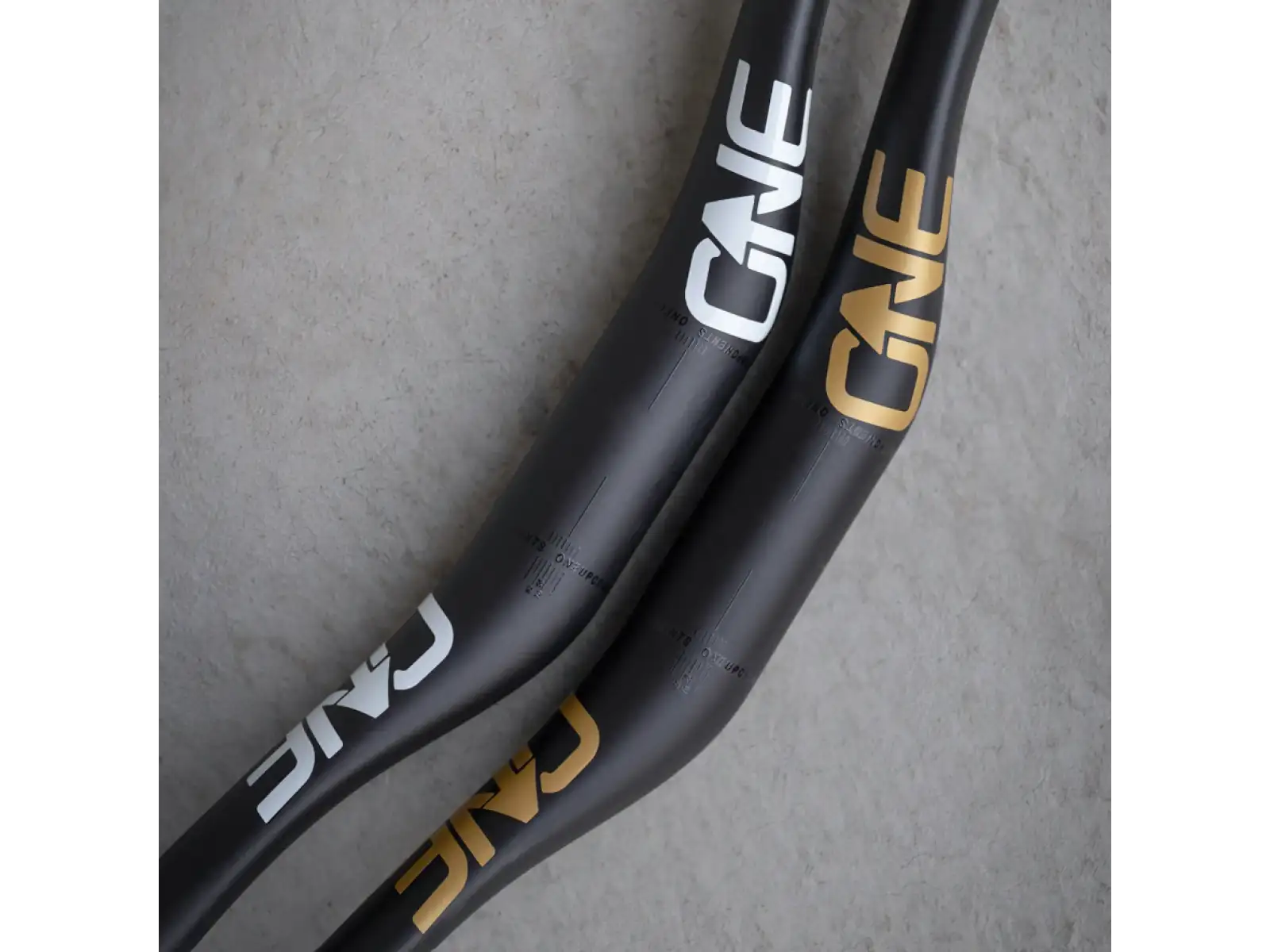 OneUP E-bar Carbon 35/800 mm řídítka černá