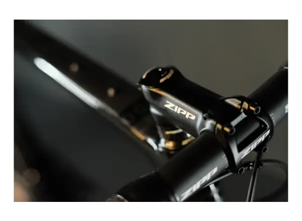 Rock Machine Gravelride CRB 900 AXS gravel kolo Stealth Black VZOREK