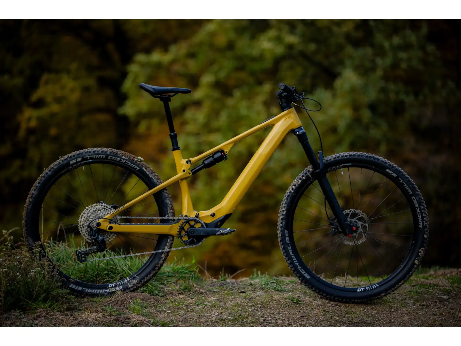 Superior iXF 9.2 celoodpružené elektrokolo Matte Mustard