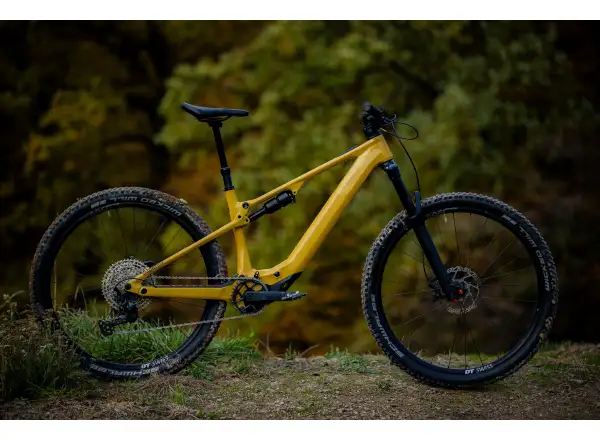 Superior iXF 9.2 celoodpružené elektrokolo Matte Mustard