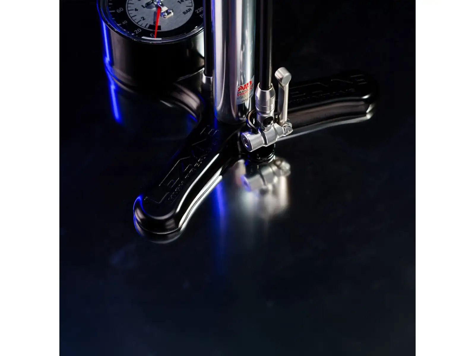Lezyne Alloy Floor Drive 3.5 dílenská pumpa s hlavicí Presta Pro