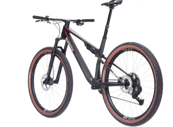 Superior XF 9.6 Team celoodpružené kolo Gloss Carbon/Red Carbon
