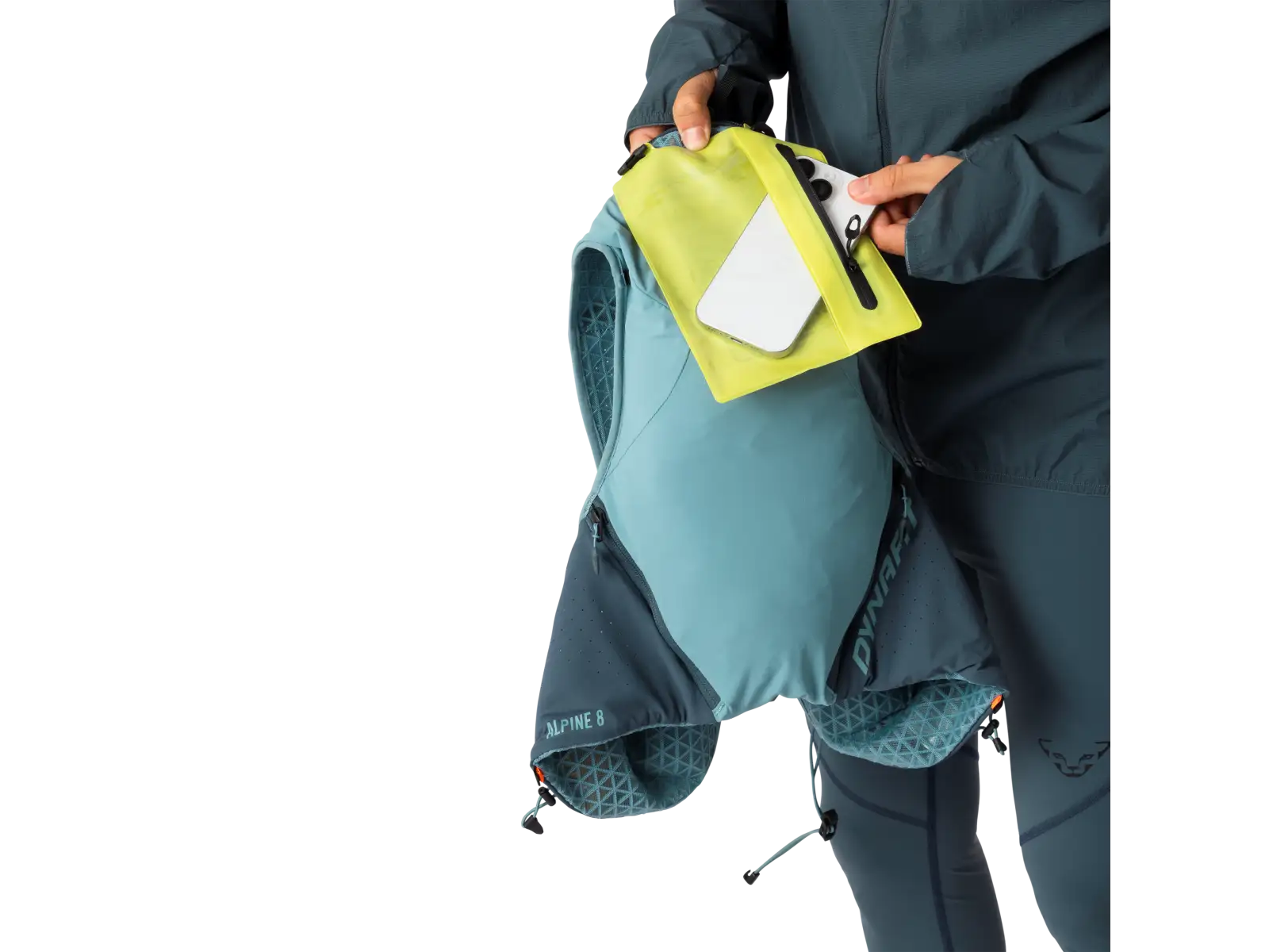 Dynafit Alpine 8 l běžecká vesta Smoke Blue/Cinder