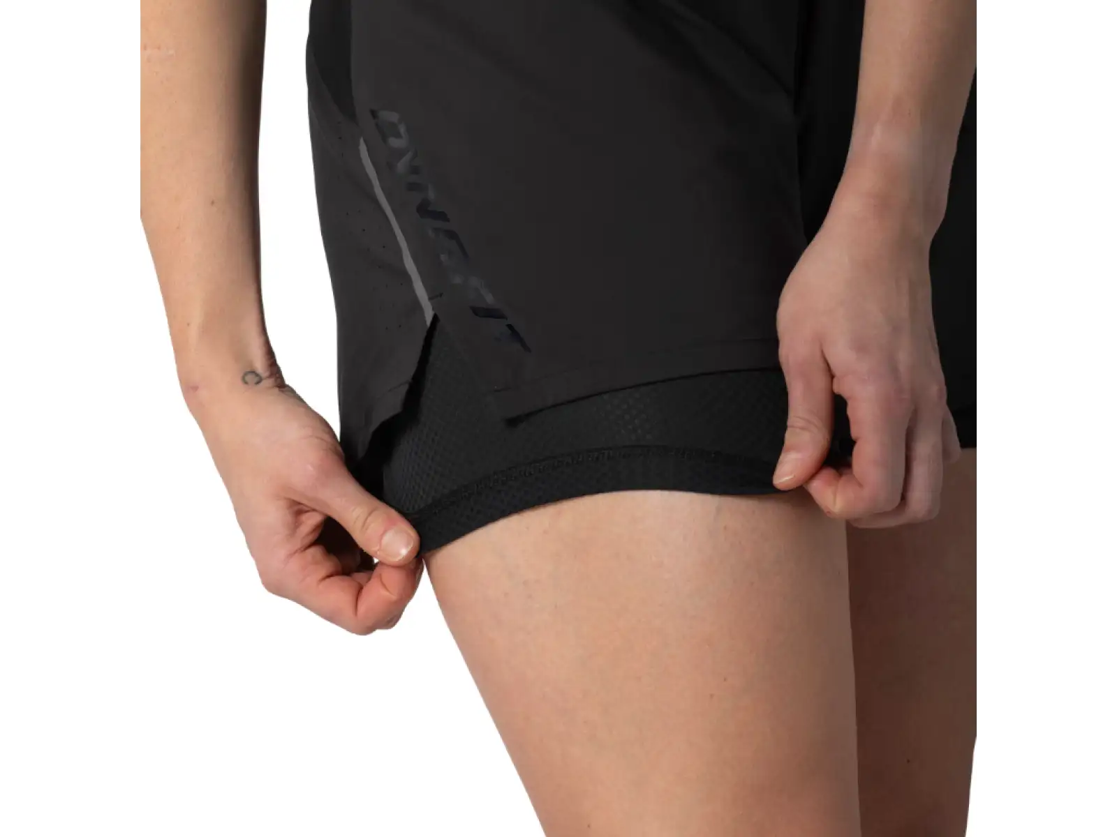 Dynafit Alpine Pro 2v1 dámské běžecké kraťasy Black Out