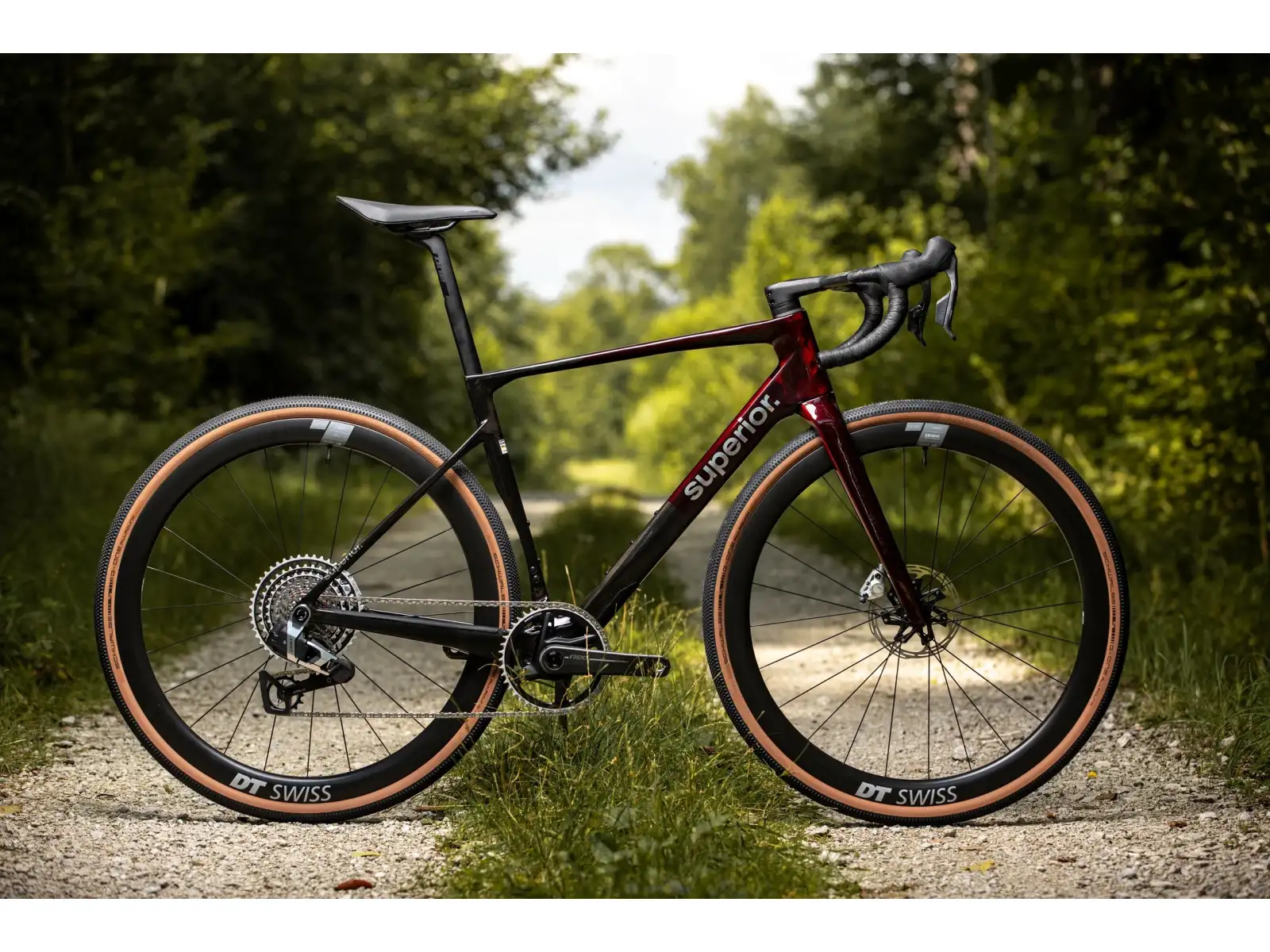 Superior XR 9.9 GR gravel kolo Matte Carbon/Gloss Red