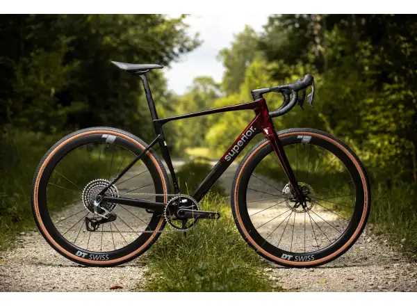 Superior XR 9.9 GR gravel kolo Matte Carbon/Gloss Red