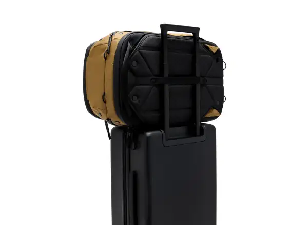 Peak Design Travel Backpack 45 l batoh Coyote