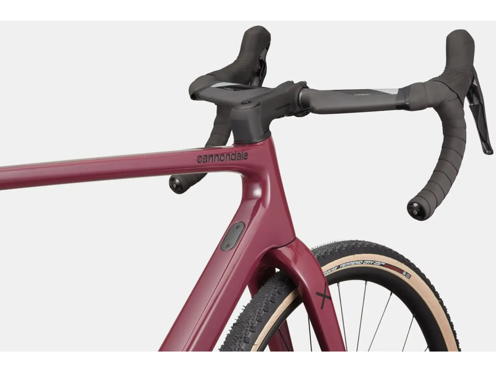 Cannondale SuperSix EVO SE 1 gravel kolo Black Cherry