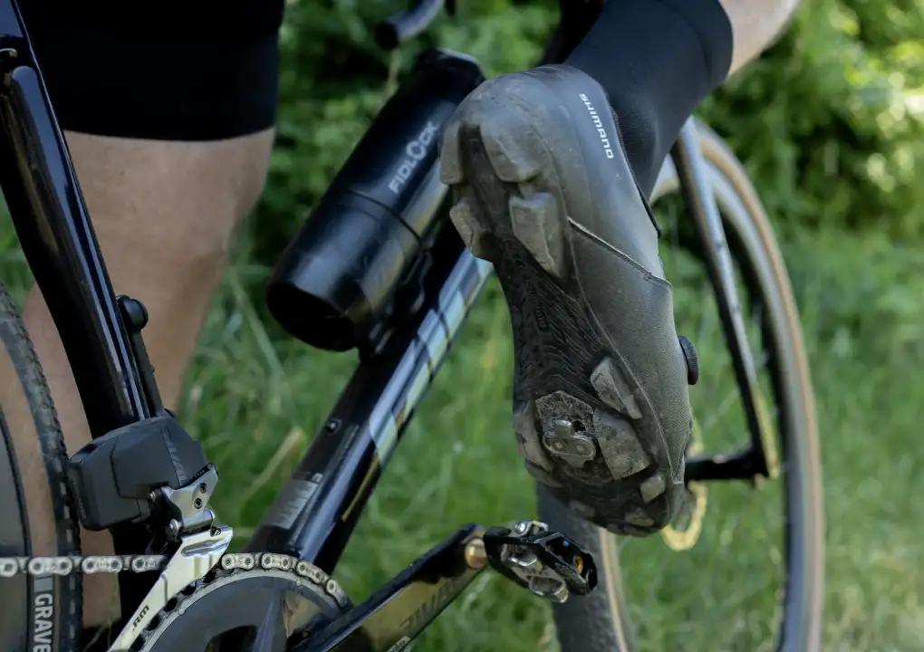 Gravel tretry - čím se odlišují od MTB a cestovních