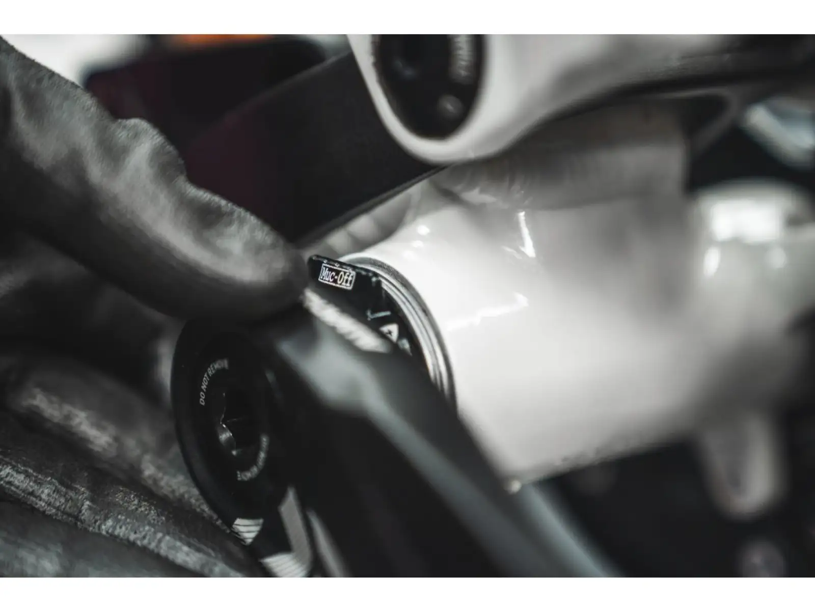 Muc-Off Crank Preload Ring předpínací kroužek ke klikám stříbrná