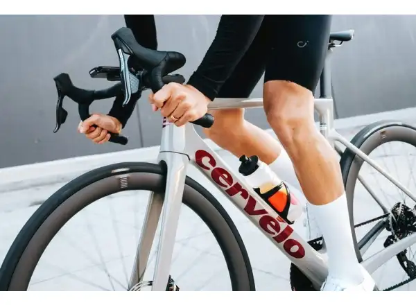 Cervélo Soloist 105 silniční kolo Dried Amaranth