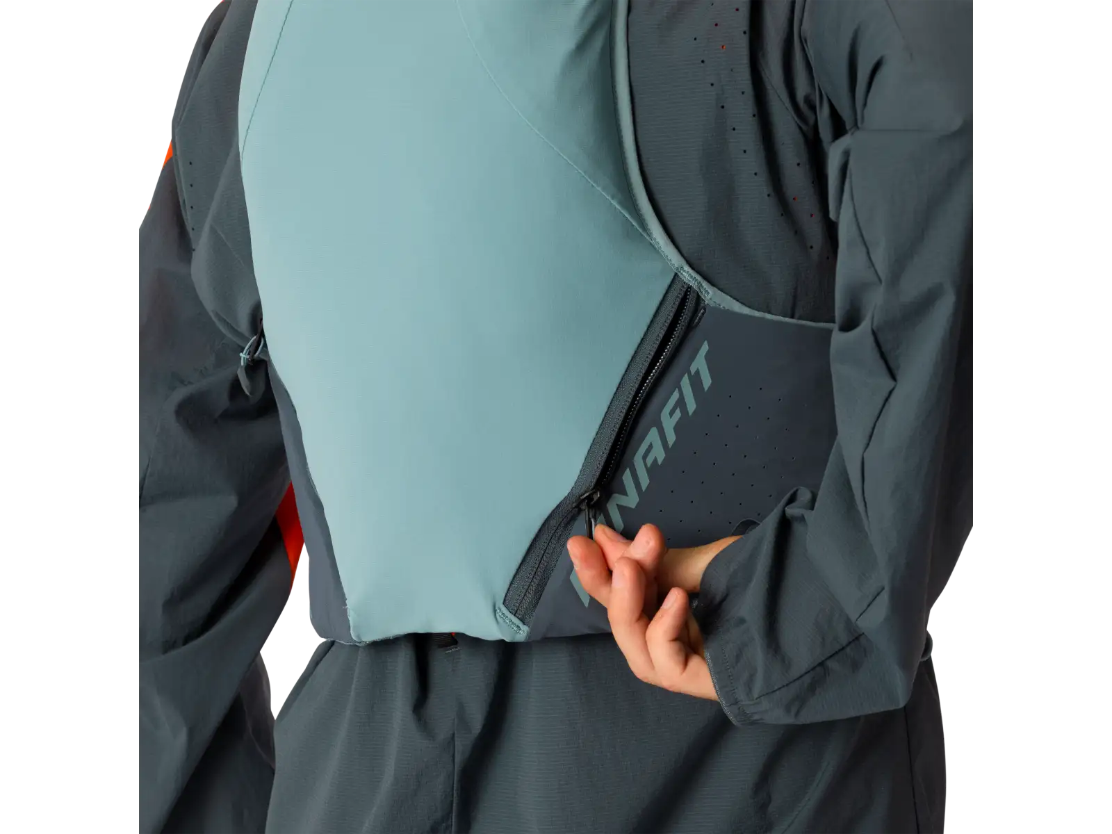 Dynafit Alpine 8 l běžecká vesta Smoke Blue/Cinder