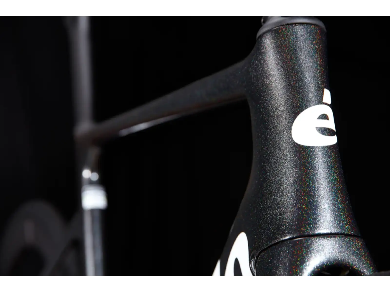 Cervélo Soloist Force eTap AXS silniční kolo embers