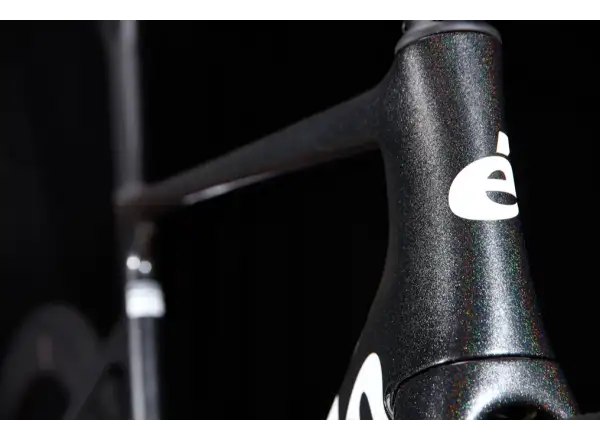 Cervélo Soloist Force eTap AXS silniční kolo embers