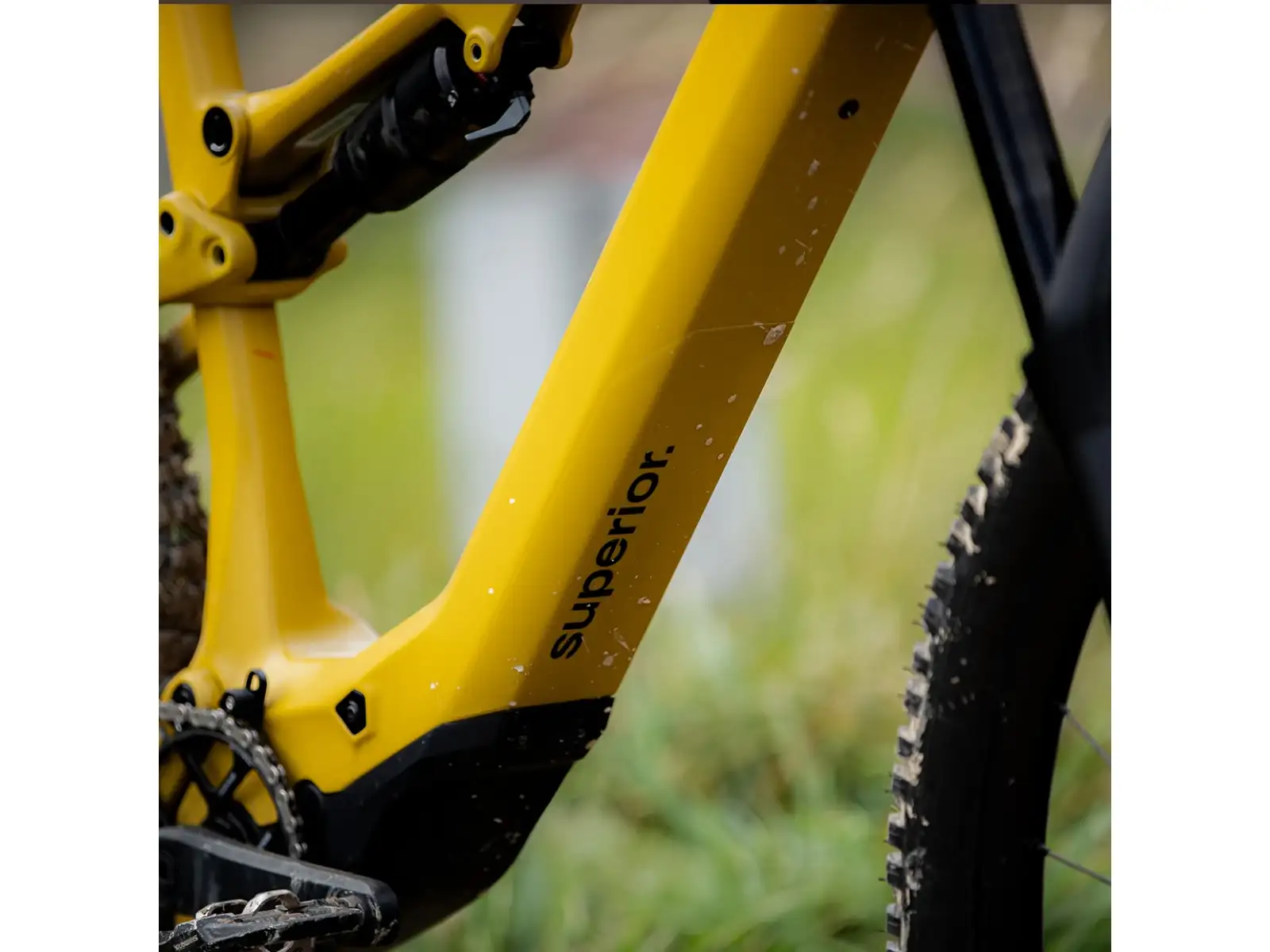 Superior iXF 9.2 celoodpružené elektrokolo Matte Mustard