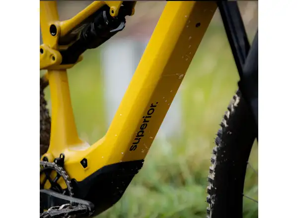 Superior iXF 9.2 celoodpružené elektrokolo Matte Mustard