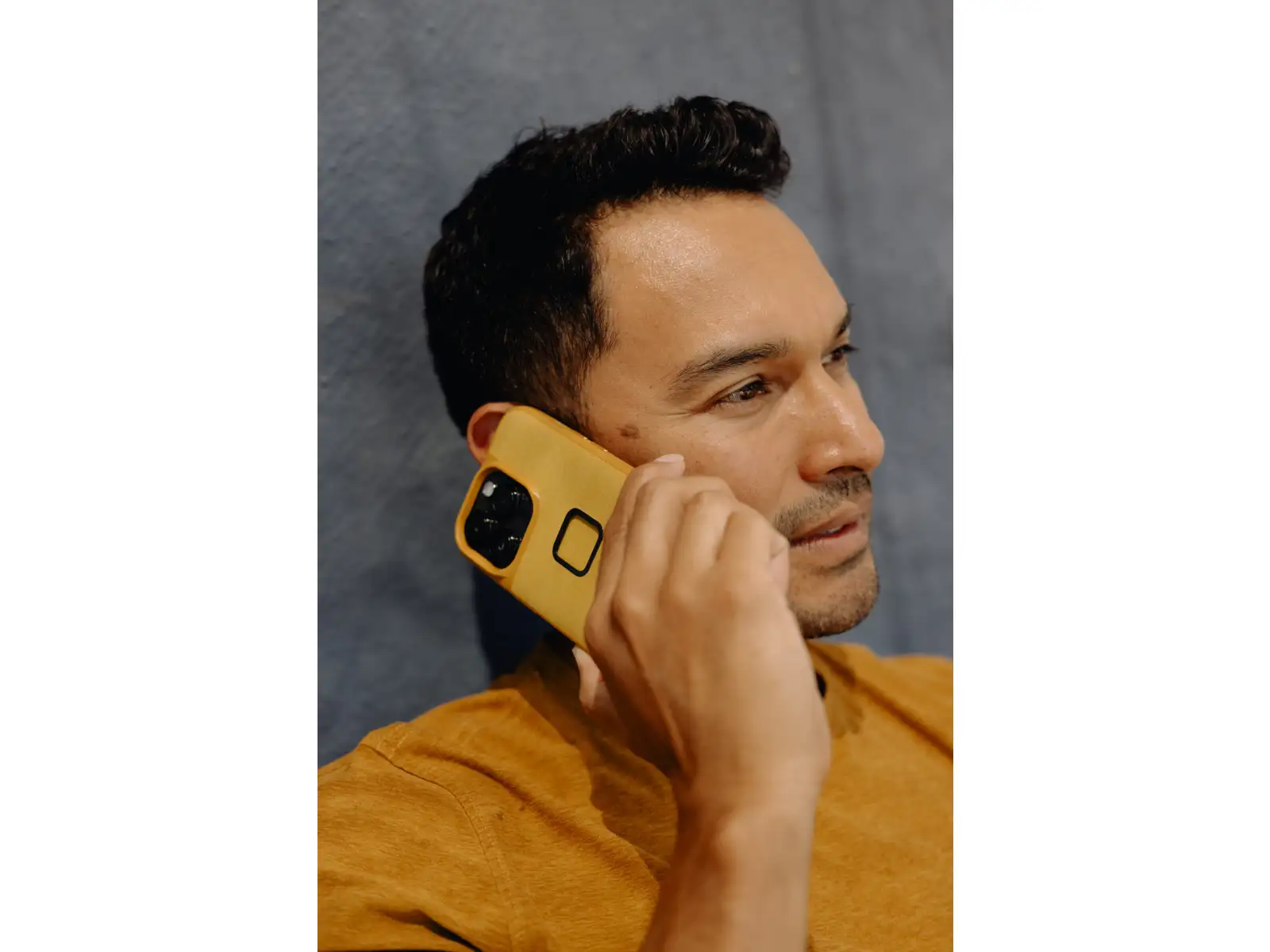 Peak Design Everyday Loop V2 kryt pro iPhone 15 Pro Charcoal