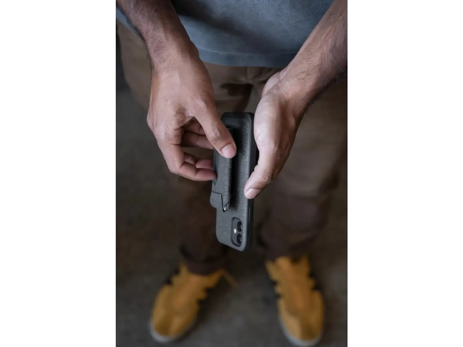 Peak Design Wallet Slim magnetická peněženka na mobil Charcoal