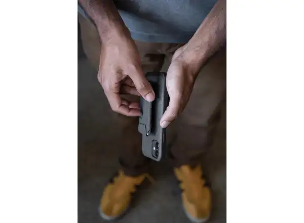 Peak Design Wallet Slim magnetická peněženka na mobil Charcoal