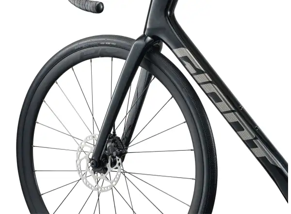 Giant Defy Advanced 2 silniční kolo Abyss Black