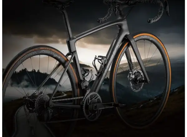 Ciclovation Minimalism Topo Center-Pull košík na láhev Jet Black