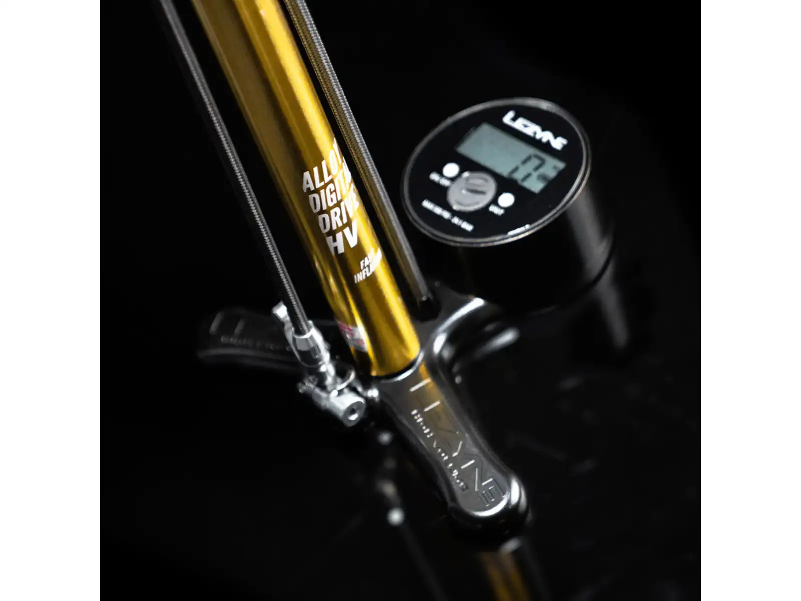 Lezyne 18K Digital Drive dílenská pumpa GOLD/BLACK