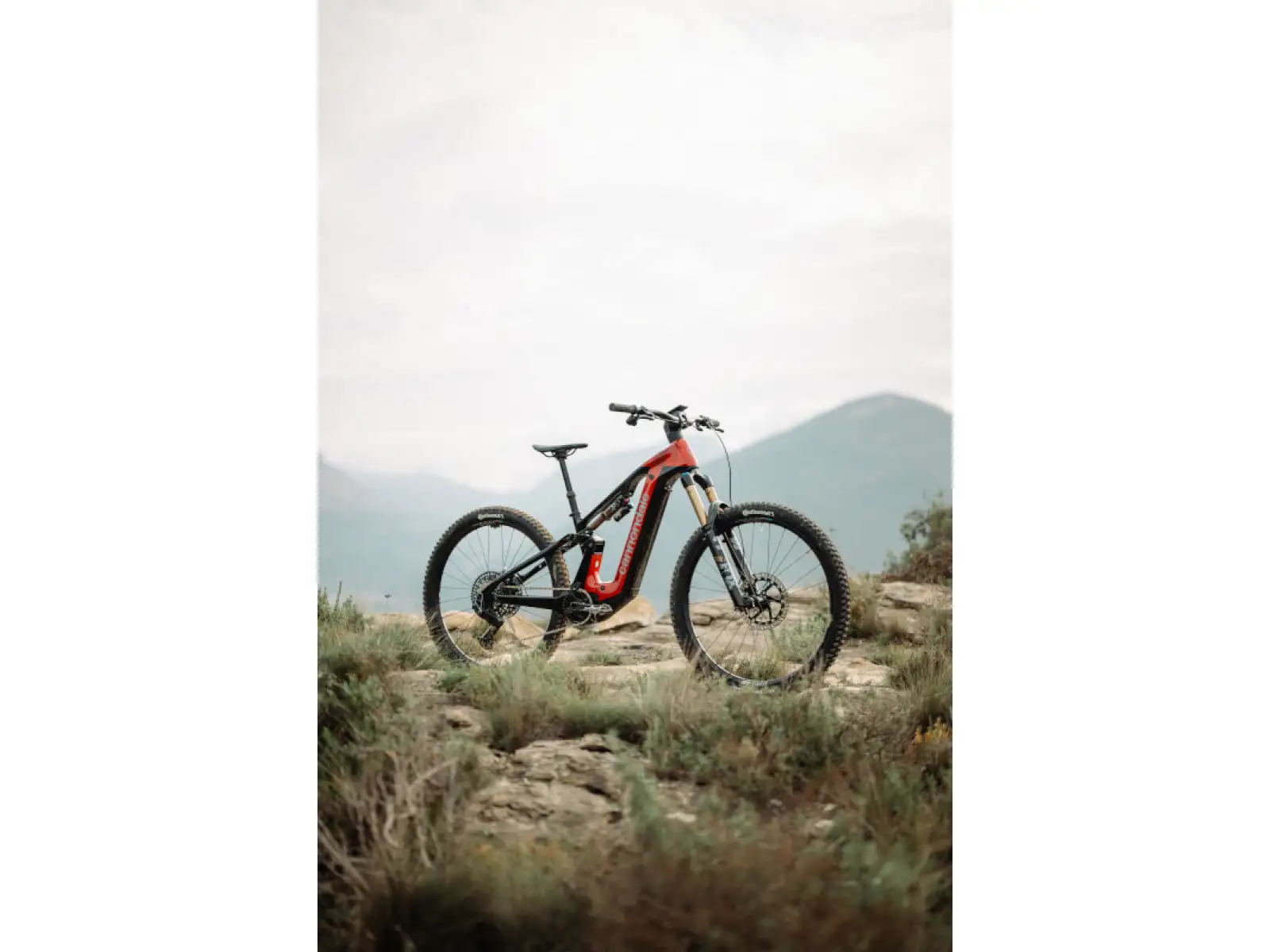 Cannondale Moterra Carbon 1 celoodpružené elektrokolo Metallic Red